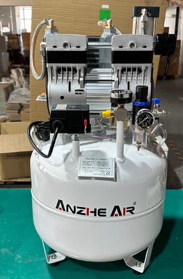 Bom preço. Compressor de ar ultra-silencioso e energéticamente eficiente 32L silencioso sem óleo para clínicas médicas e odontológicas com secador on-line